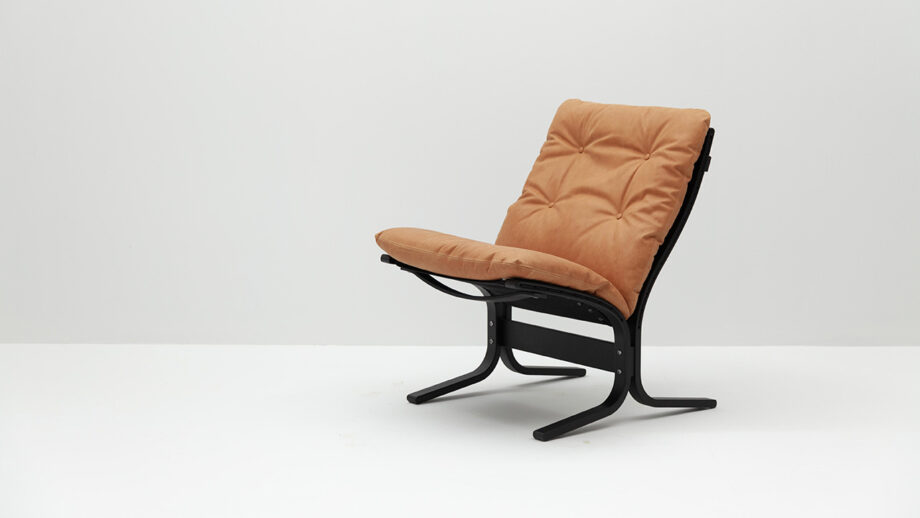 Siesta Classic Chair & Ottoman - Image 8