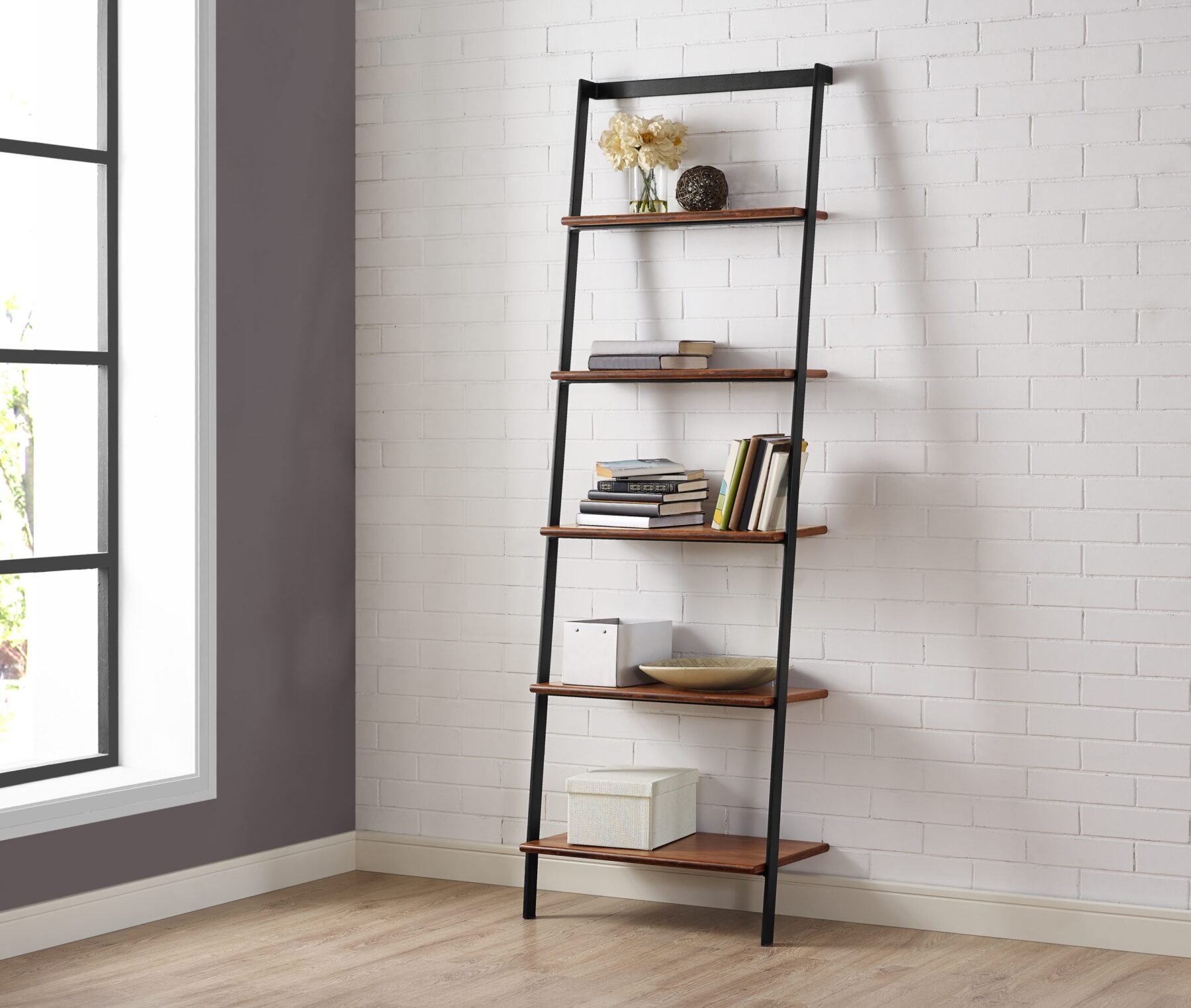GS003E Leaning Shelf Lifestyle